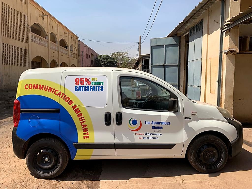 Les Assurances Bleues — Van Wrap